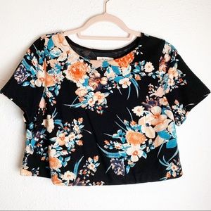 BCNU Floral crop Top size M
